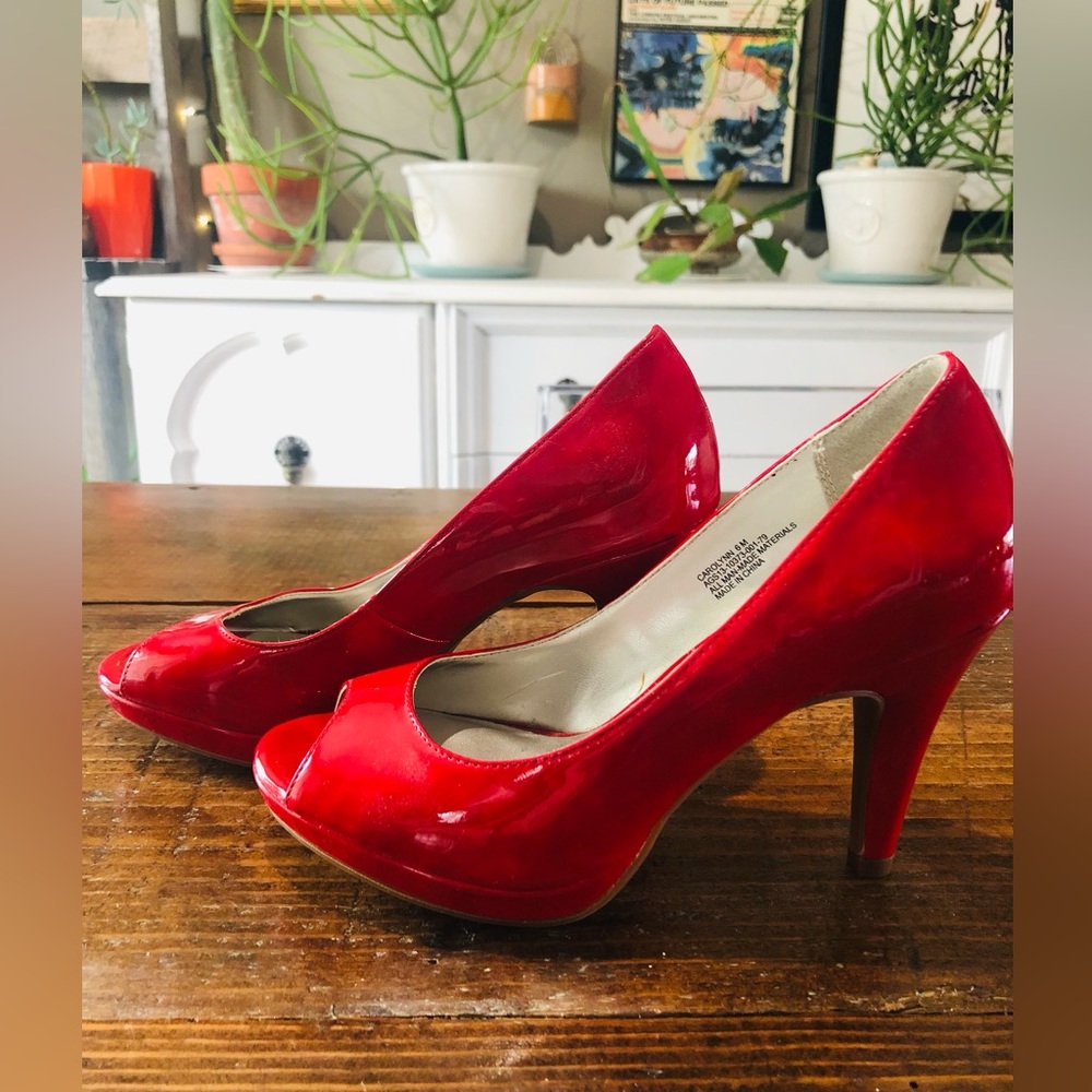 ANDREW GELLAR NWOT Carolynn Red  Patent Leather Open Toe Pumps